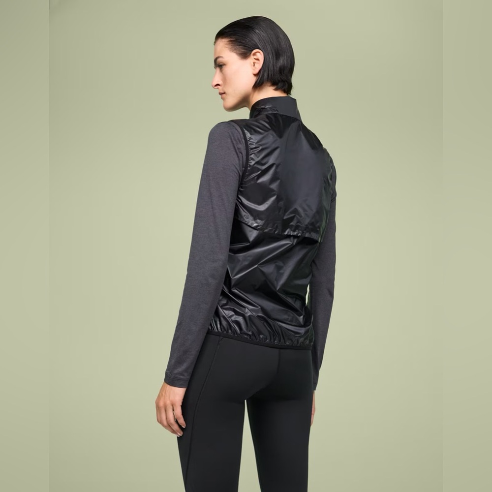 Oncloud Weather Vest - Picture 2 of 8